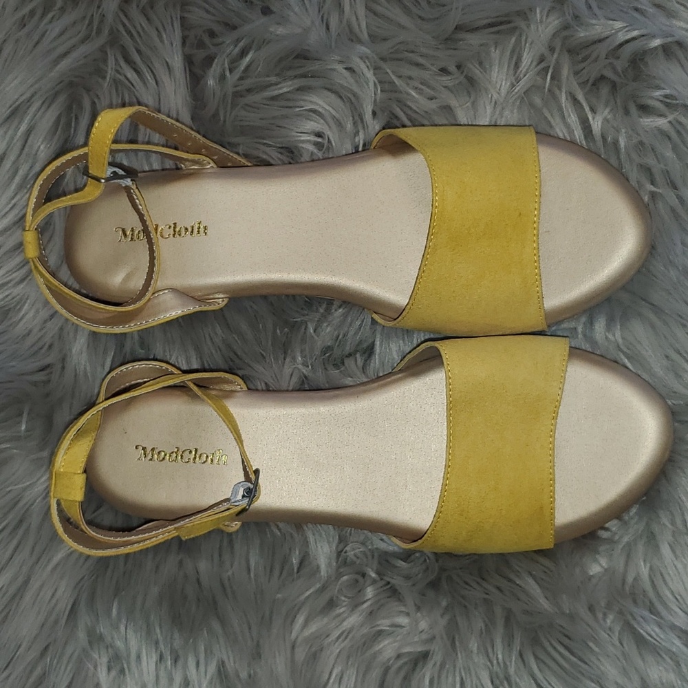 🆕️ Modcloth Yellow Clog Sandals Size 13